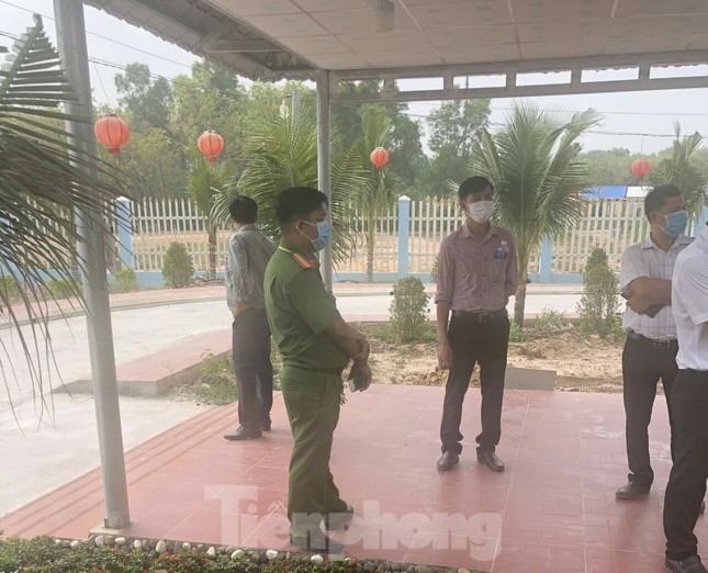Lãnh đạo xã ở Bình Dương nói gì vụ leo rào kiểm tra quán không thông báo? ảnh 3