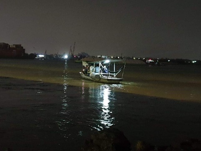 Tìm thấy thi thể vợ chồng mất tích trên sông Đồng Nai ảnh 3