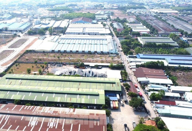 Toàn cảnh hàng nghìn nhà xưởng nằm trong khu dân cư ở Bình Dương sắp ‘khai tử’ ảnh 2