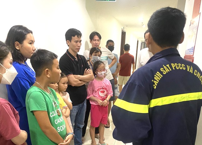 Từ biến cố hỏa hoạn ở Hà Nội, cư dân Bình Dương tích cực học cách thoát nạn ảnh 8