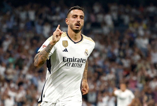 Thắng Las Palmas 2-0, Real Madrid vượt qua Barcelona trên bảng xếp hạng ảnh 1
