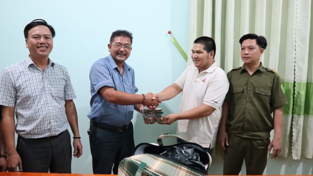 Tìm được chủ nhân 280 triệu đồng bị bỏ lại gần quán cơm tại Bình Phước ảnh 2