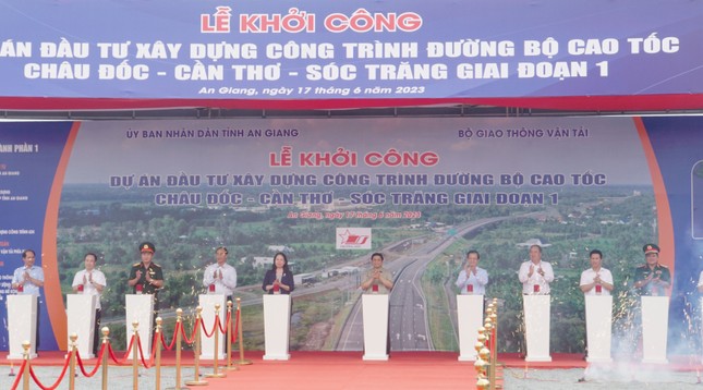 Thủ tướng phát lệnh khởi công dự án cao tốc dài nhất miền Tây ảnh 6