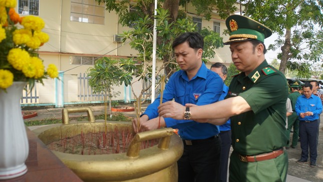 Nhiều công trình, phần việc ý nghĩa tại chương trình Tháng ba biên giới ở Kiên Giang ảnh 6
