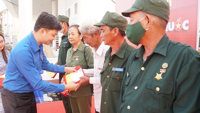 Nhiều công trình, phần việc ý nghĩa tại chương trình Tháng ba biên giới ở Kiên Giang ảnh 3