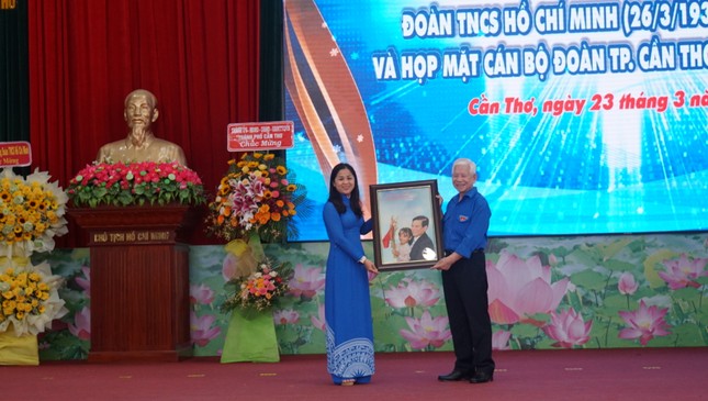 Nguyên Chủ tịch nước Nguyễn Minh Triết dự kỷ niệm 92 năm Ngày thành lập Đoàn TNCS Hồ Chí Minh ảnh 4