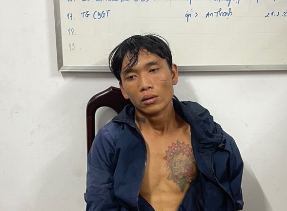 Đang rửa bát, người phụ nữ bị kẻ gian khống chế, hiếp dâm rồi cướp tài sản ảnh 1