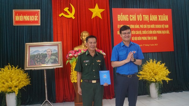 Phó Chủ tịch nước thăm đồn biên phòng, gia đình chính sách tại Cà Mau ảnh 3