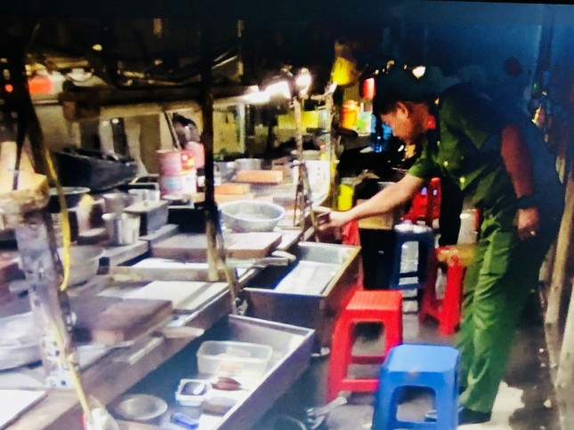 Thu giữ hơn 30 kg vàng của đường dây buôn lậu từ Campuchia về An Giang ảnh 3