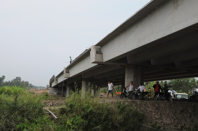 Dự án cao tốc Mỹ Thuận - Cần Thơ vướng giải phóng mặt bằng ảnh 1