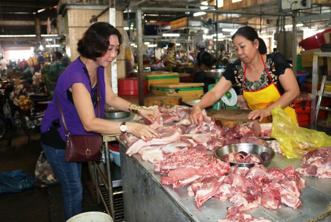 Cần Thơ mở hàng chục điểm bán thịt heo bình ổn thấp hơn giá thị trường ảnh 1