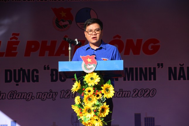 An Giang ra quân xây dựng văn minh đô thị ảnh 3