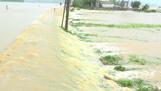 Ảnh hưởng bão số 4: Thanh Hoá mưa lớn, giao thông chia cắt nhiều nơi ảnh 6