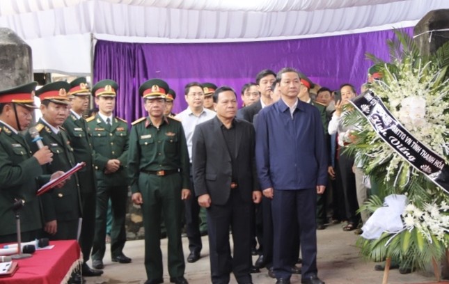 Xúc động lễ viếng 2 liệt sỹ hy sinh khi giúp dân khắc phục hậu quả lũ lụt ảnh 6