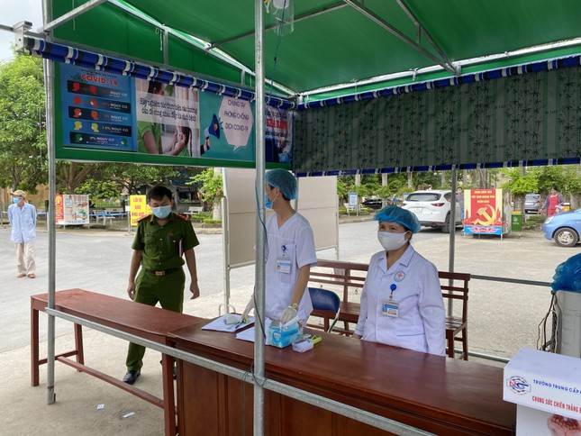 Truy vết được hơn 500 trường hợp F1, F2 tại 5 huyện ở Thanh Hoá ảnh 1