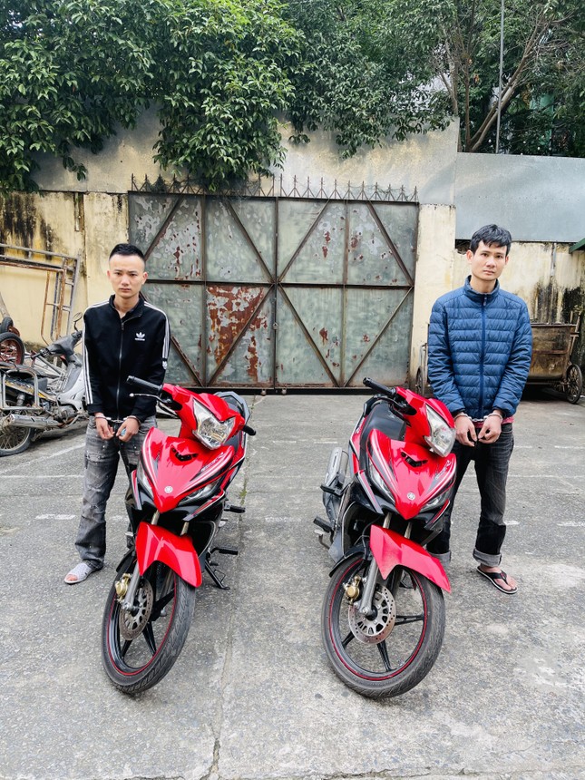 Nổ nhiều phát súng vào nhà dân để 'dằn mặt' ảnh 2