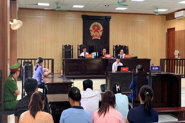 Cựu giám đốc trung tâm y tế lĩnh án vì tự tổ chức xét nghiệm trong đại dịch để tư lợi ảnh 1