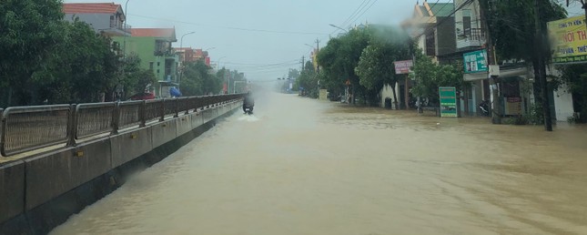 Mưa bão trắng trời Quảng Bình, nguy cơ ngập lụt trên diện rộng ảnh 5