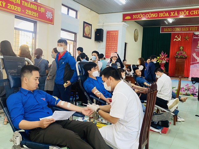 Quảng Bình: Hơn 240 đơn vị máu hỗ trợ cộng đồng ảnh 1