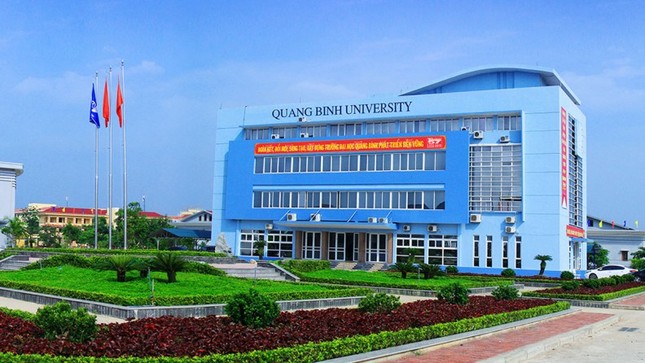 Trường Đại học Quảng Bình nợ BHXH của 232 cán bộ, nhân viên ảnh 1