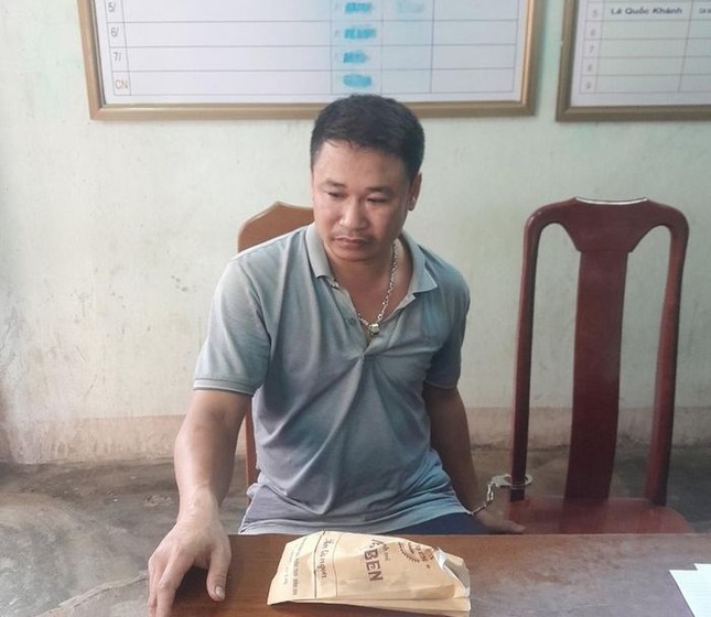 Đâm chết bố vợ, thầy giáo lĩnh 18 năm tù giam ảnh 2