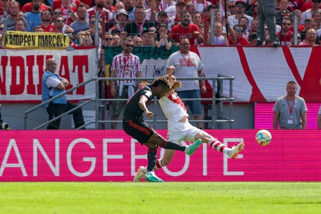 Thắng siêu kịch tính trước Koln, Bayern Munich vô địch Bundesliga ảnh 1