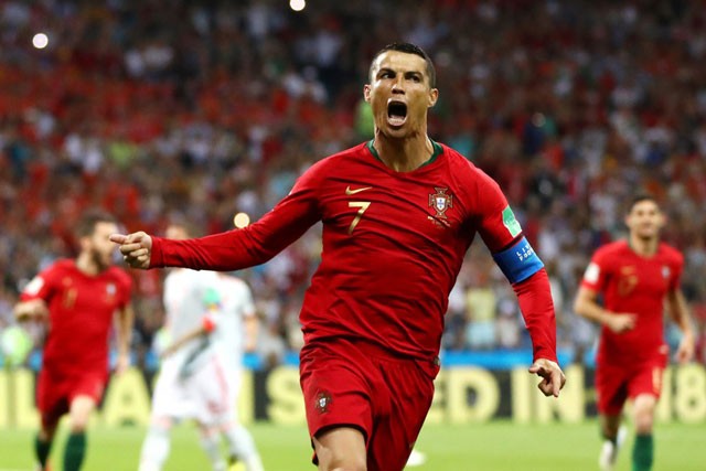 Ronaldo nói gì sau khi lập hàng loạt kỷ lục đáng nể? ảnh 1