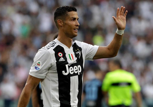 Clip: Tình huống bỏ lỡ cơ hội khó tin của Ronaldo ảnh 1