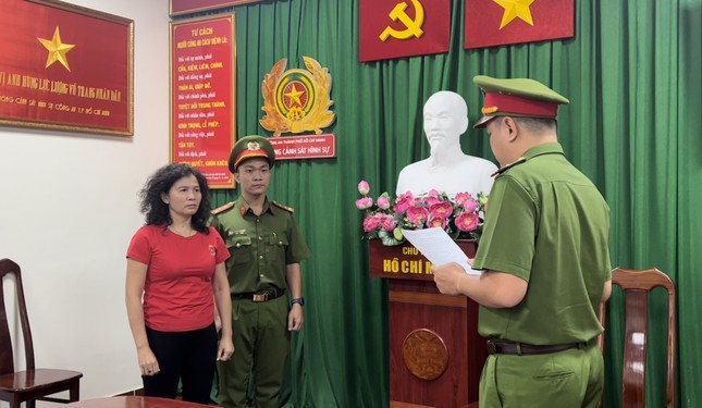 Nhà báo Hàn Ni bị truy tố vì xúc phạm vợ chồng bà Phương Hằng ảnh 1