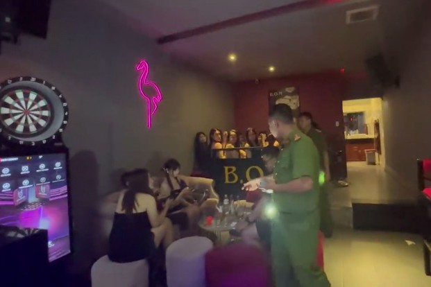 Tổng kiểm tra quán bar, nhà hàng phức tạp về an ninh trật tự ở trung tâm TPHCM ảnh 1