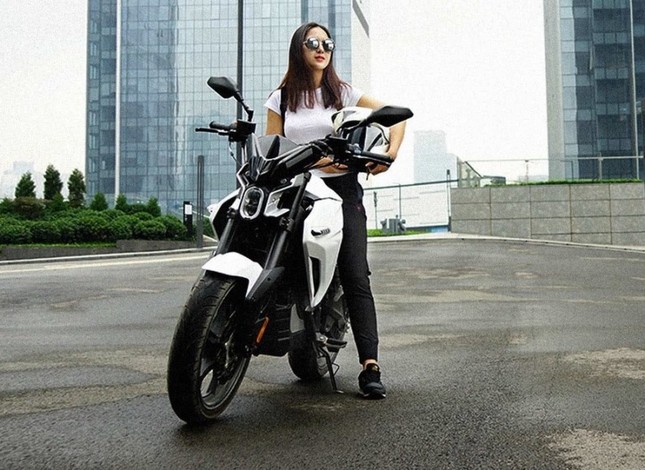 Môtô điện có thể chạy 100 km/h, giá 68 triệu đồng ở Malaysia ảnh 1