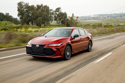 Sếp Toyota thừa nhận công ty bảo thủ ảnh 1