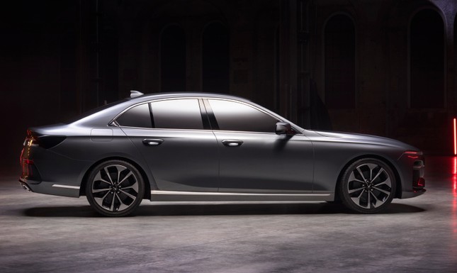 Cận cảnh 2 xe VinFast sắp ra mắt ở Paris Motor Show 2018 ảnh 1