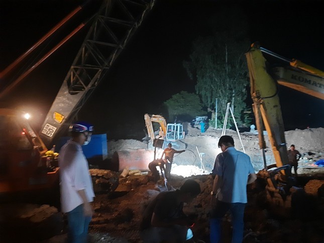 Sau hơn một ngày chưa thể cứu bé trai 10 tuổi rơi xuống trụ bê tông sâu 35m ảnh 3