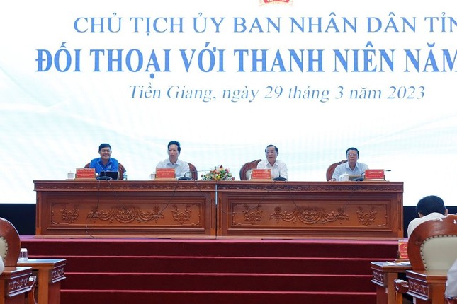 Chủ tịch UBND tỉnh Tiền Giang đối thoại với thanh niên về giải quyết việc làm, đào tạo nghề ảnh 1