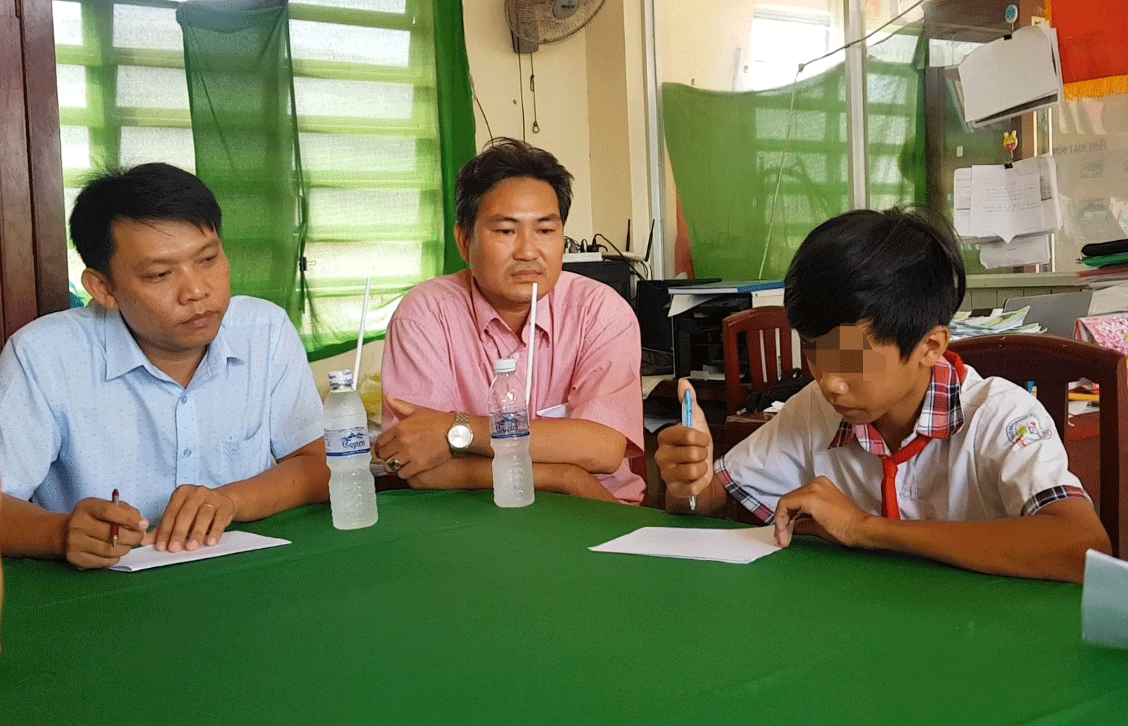 Hậu Giang: Học sinh lớp 6,7 trường chuẩn quốc gia đọc viết không sõi ảnh 2