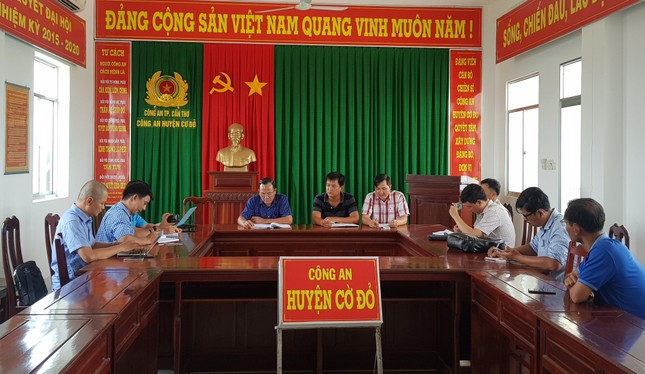 Người đàn ông nhảy lầu trong trụ sở công an huyện: Làm rõ vụ dàn cảnh đánh ghen ảnh 2