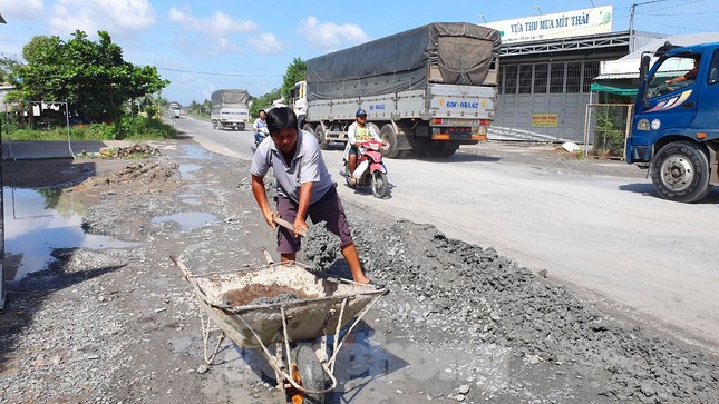 Tuyến tránh Cai Lậy xuất hiện cả ngàn ổ gà, ổ voi ảnh 10