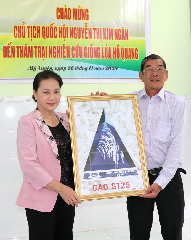 Chủ tịch Quốc hội Nguyễn Thị Kim Ngân thăm và làm việc tại Sóc Trăng ảnh 2