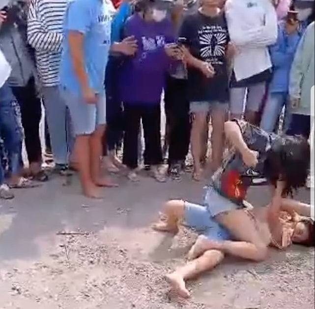 Diễn biến mới nhất vụ hai nữ sinh đánh nhau dã man ở Kiên Giang ảnh 1