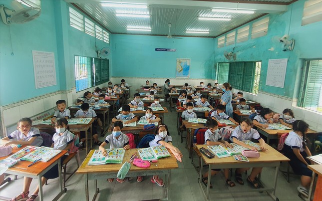 TPHCM: Thiếu lớp, thiếu thầy ảnh 1