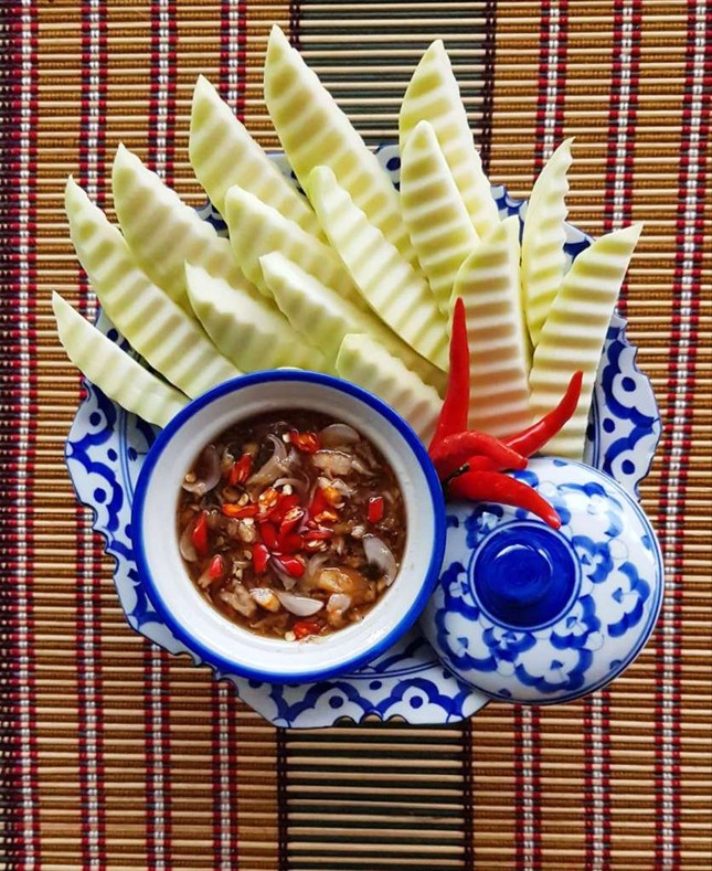 Kem xoài xanh chấm sốt kiểu Thái, sự kết hợp độc lạ nghe thôi đã rớt nước miếng! ảnh 1