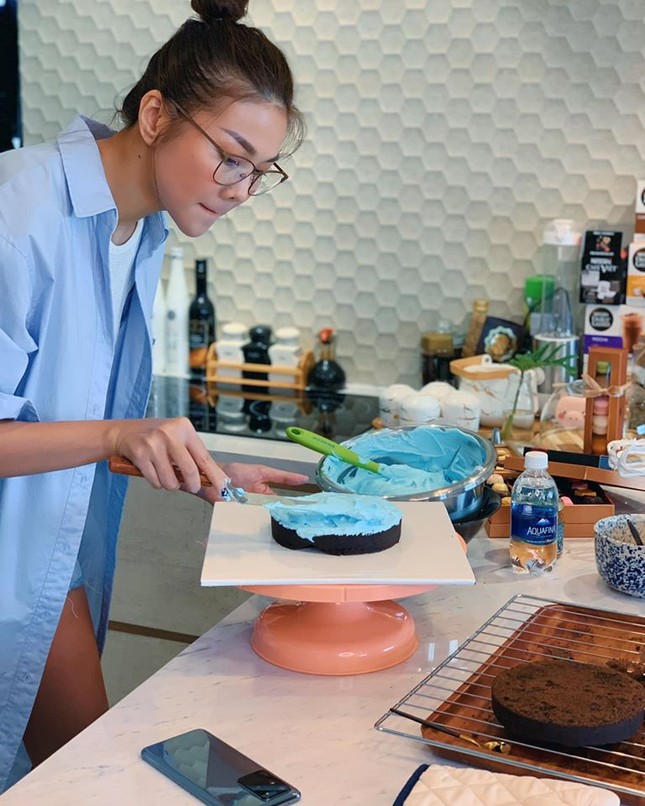 Sao Việt 24H: Vợ chồng Nhi - Thắng, Hoàng Yến, Thanh Hằng... mừng “Ngày Của Mẹ“ ảnh 6