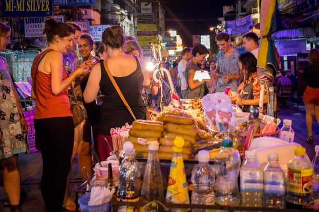Tin vui cho “hội yêu Thái Lan": Phố đi bộ nổi tiếng Khao San sắp trở lại với diện mạo mới ảnh 2