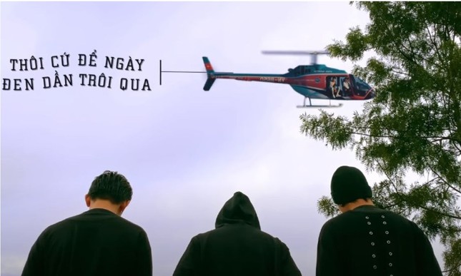 Đen Vâu bất ngờ trở thành “cameo” trong MV “Một ngày bình thường” của TTeam ảnh 4