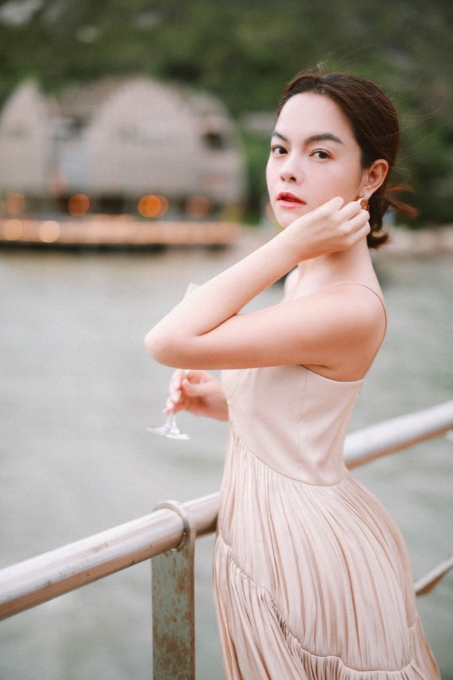 Phạm Quỳnh Anh nối tiếp loạt hit “Tình Yêu Cao Thượng” với lá thư gửi người đến sau ảnh 1