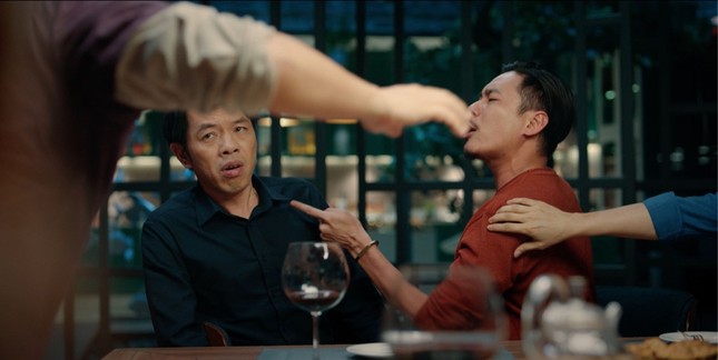 “Ròm” mở màn với doanh thu ấn tượng, “Tiệc Trăng Máu” nối gót thông báo ngày ra rạp ảnh 3