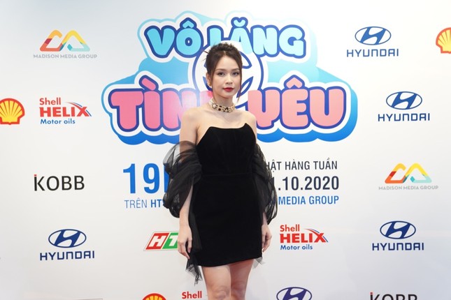 Cùng nhau làm “cố vấn tình yêu” nhưng Sam “tố” Ngô Kiến Huy vẫn trong tình trạng “ế” ảnh 1