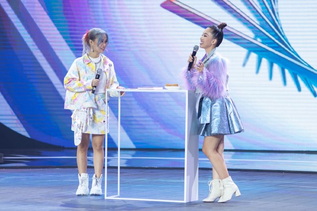Jack lần đầu diễn live hit “Hoa Hải Đường”, tặng fan thêm ca khúc mới tự sáng tác ảnh 3