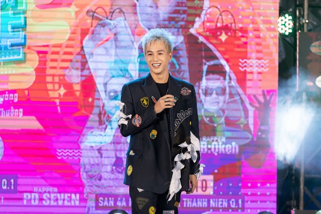 Rapper yêu nón lá Weeza khôn khéo tận dụng sức nóng “King Of Rap” để ra mắt MV mới ảnh 4